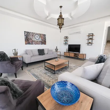 Mediterranean Breeze - Family-friendly Luxury - By Sunworld Φετιγιέ