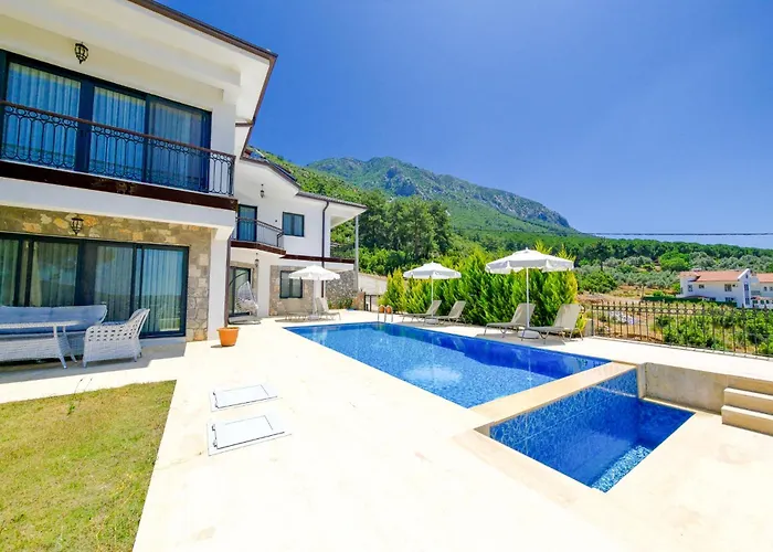 Вилла Mediterranean Breeze - Family-friendly Luxury - By Sunworld *