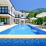 Mediterranean Breeze - Family-friendly Luxury - By Sunworld * فتحية